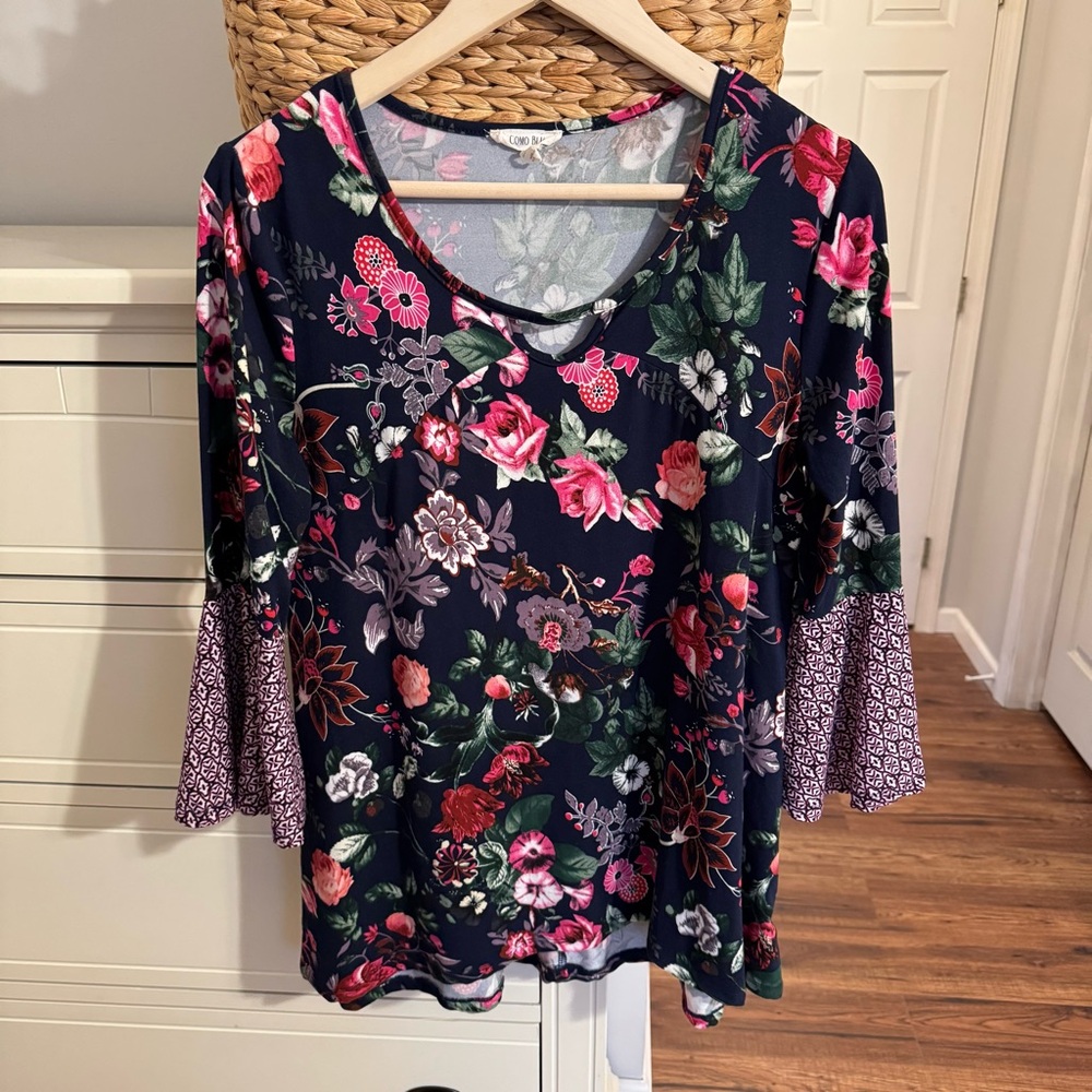 Como Blu Floral Bell Sleeve Top Women’s Medium Navy Boho 3/4 Sleeve Blouse